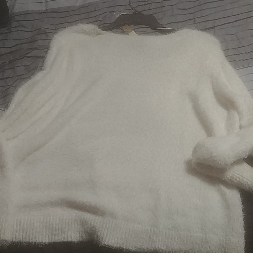 Sweater - Picture 3 of 3